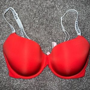 34dd VS t-shirt red lightly lined demi bra